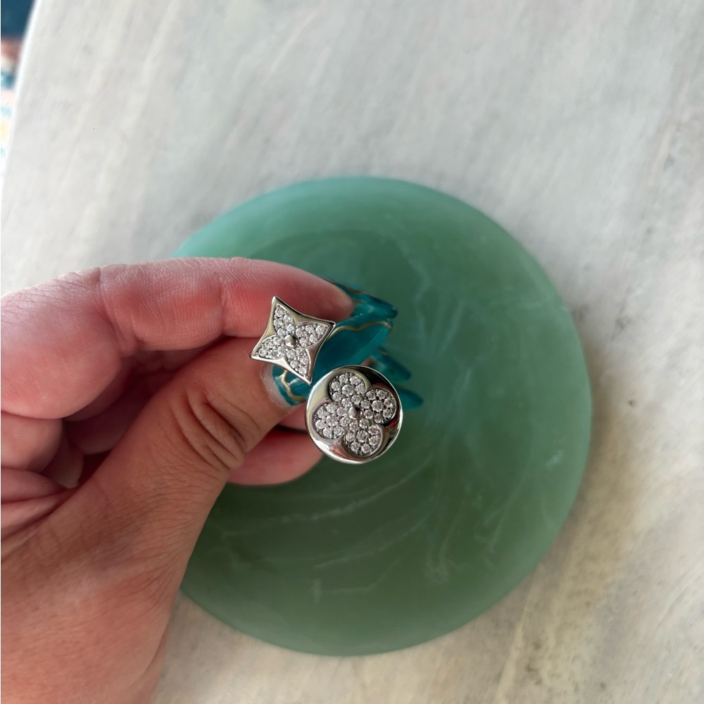 Louis Vuitton Silver Crystal Motif Double-Top Ring